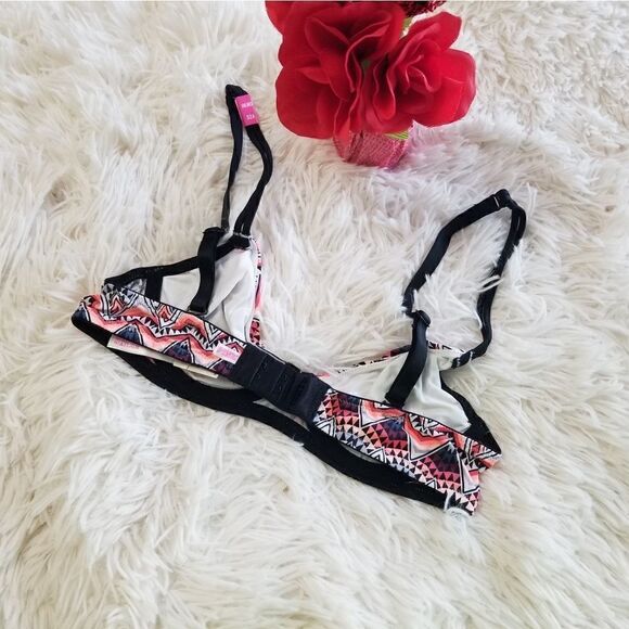 32A PINK Victoria's Secret Unlined Bra - Picture 5 of 9